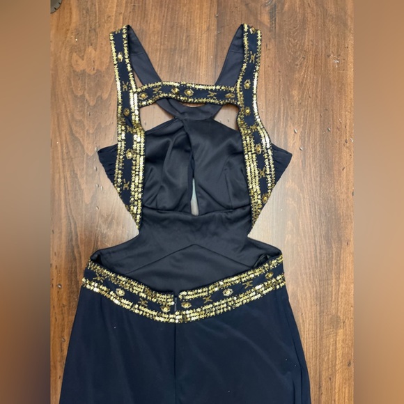 Betsy & Adam Navy Formal Gown Size 8 Gold Beaded Trim Cutout Halter Prom Pageant - Picture 7 of 15